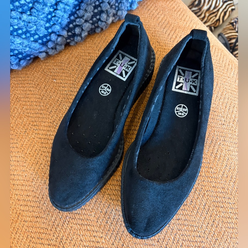 T.U.K black faux suede pointed Flats Black Size 5 women’s